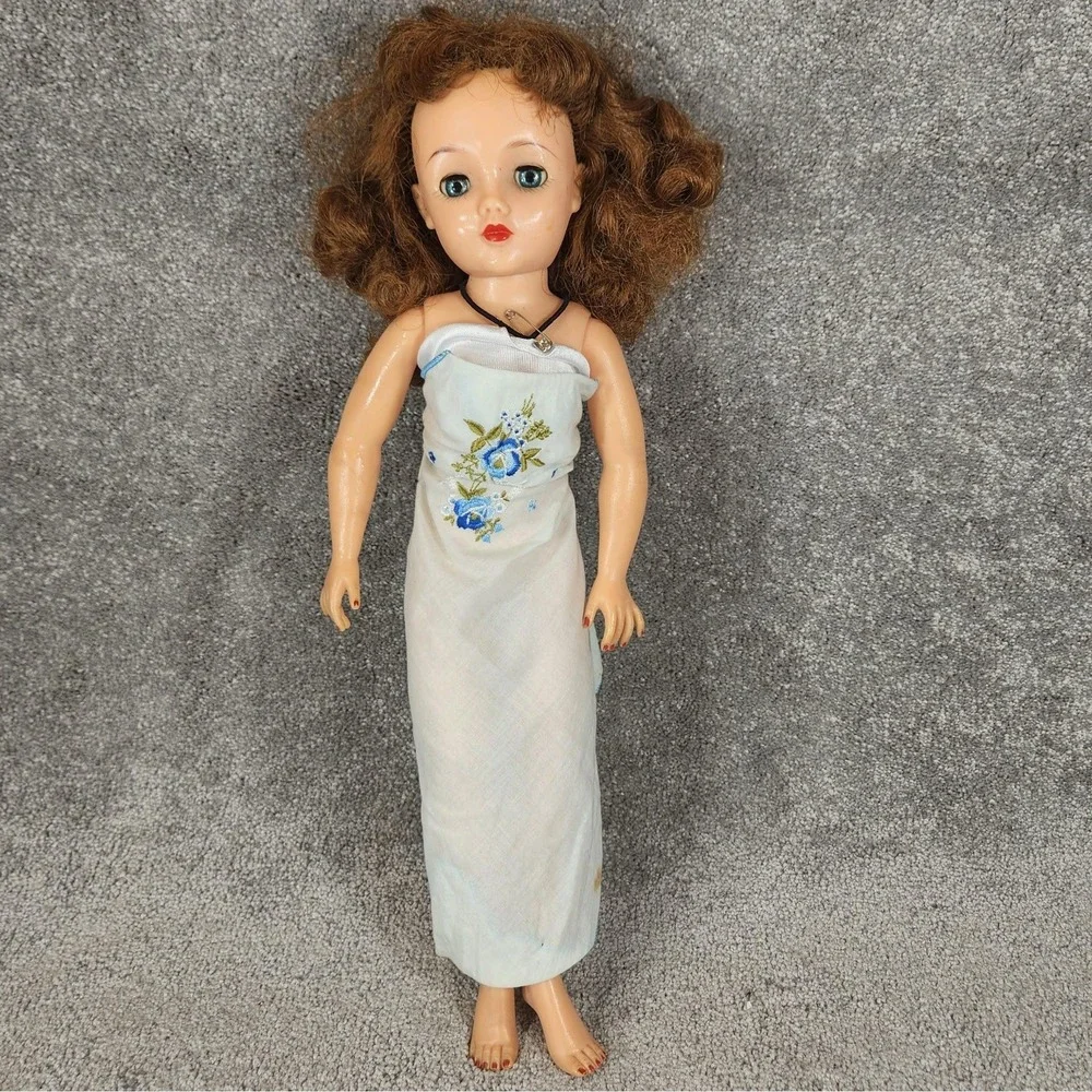 Ideal Doll VT-18 Vintage 1950s Auburn Hair Sleep Eyes Blue Floral Gown 18 Inch